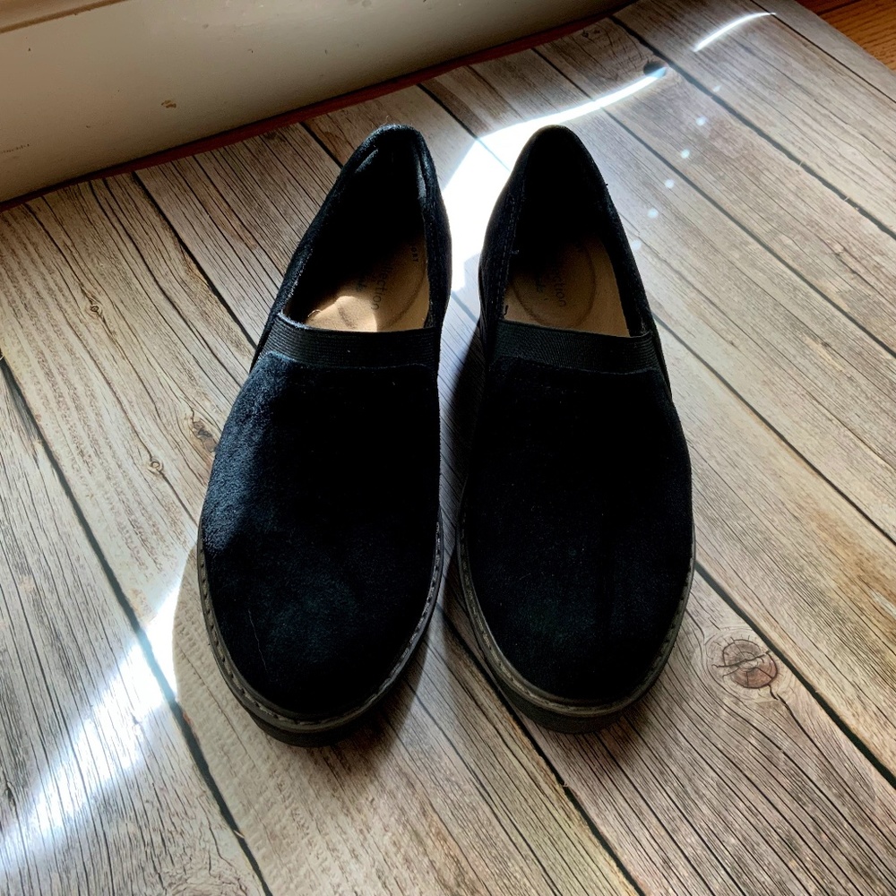 EUC Clark’s Airabell Suede Slip-on women’s 6.5 wide